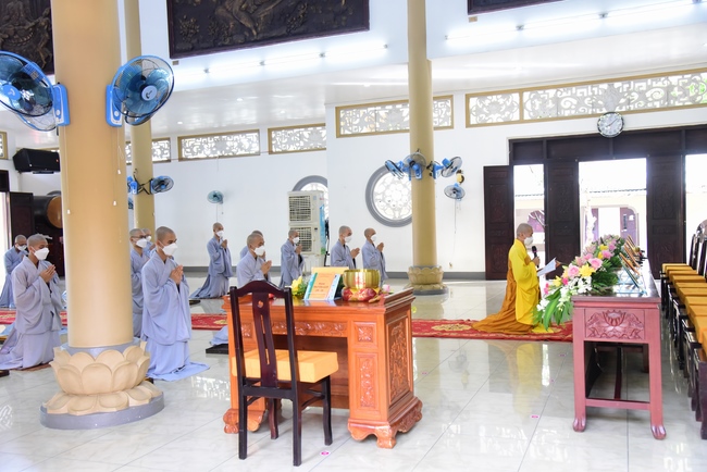 Lễ truyền giới Sa di Phương Trượng